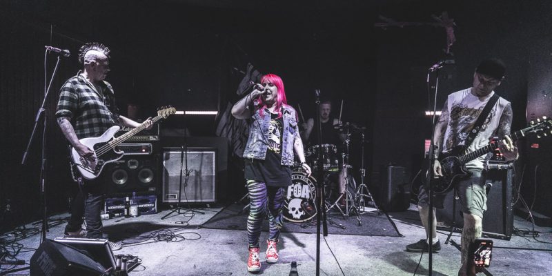 Vier Meter Hustensaft @ Pestspiele 2021 09 25