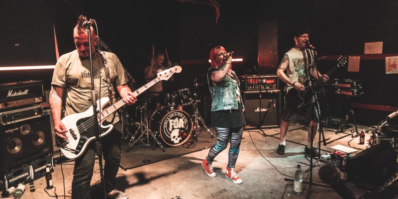 Vier Meter Hustensaft @ Pestspiele 2021 09 25