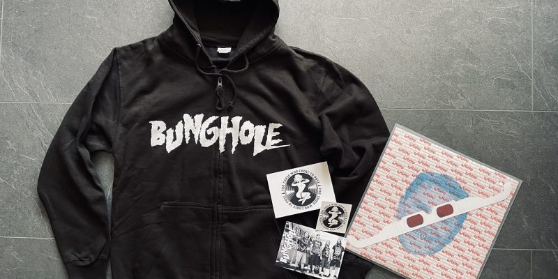 Bunghole Zipper front und Vinyl